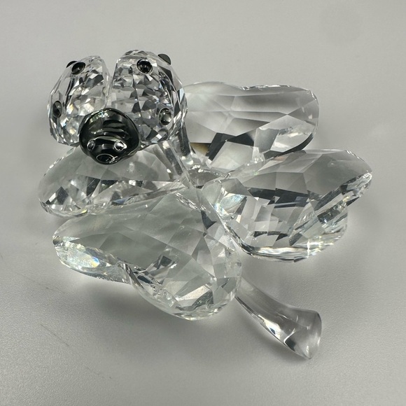 Swarovski Ladybird on Four-Leaf Clover Figurine – Retired 2016 – With Box - Picture 1 of 15
